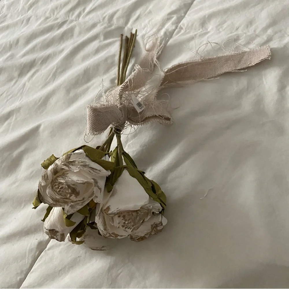 Small Bouquet Of Roses